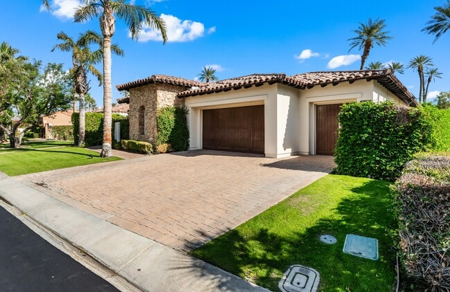Building Photo - 56738 Palms Dr