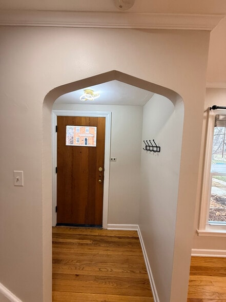 Building Photo - 4144 Park Ave