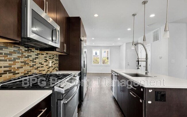 Building Photo - 4122 5th St NW