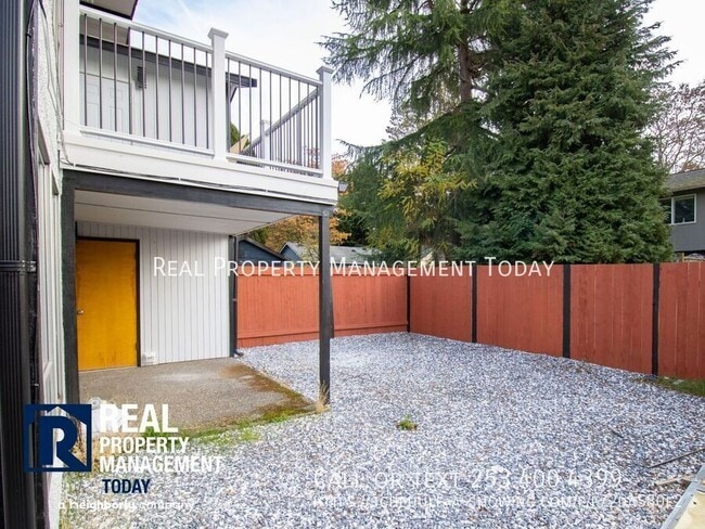 Building Photo - 1111 SW 148th St