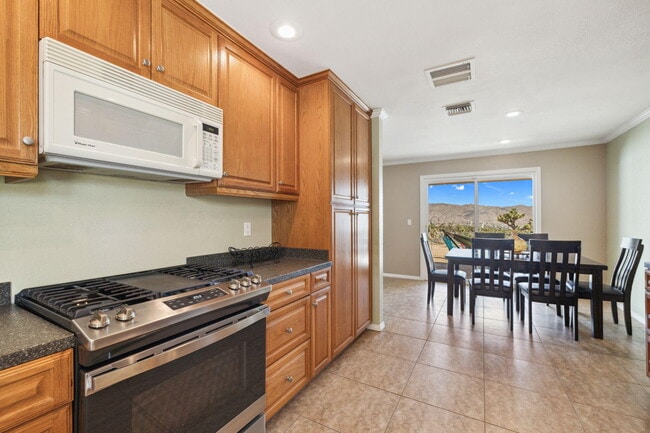 Building Photo - 56034 Desert Gold Dr