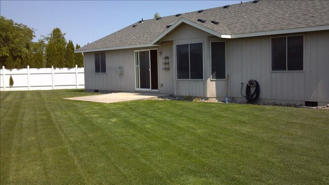 Building Photo - 5822 Austin Ct