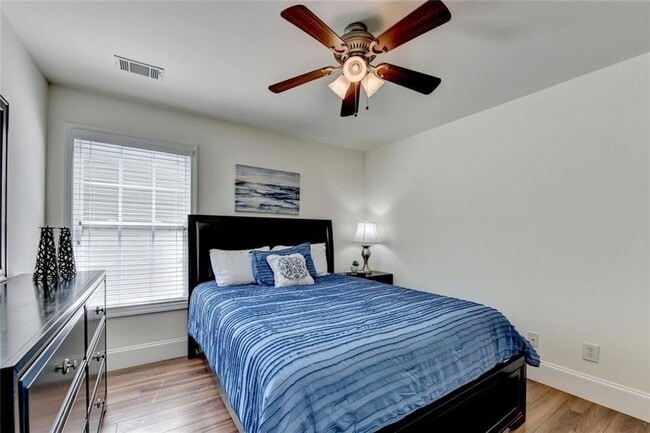 Building Photo - 335 Pintail Ct