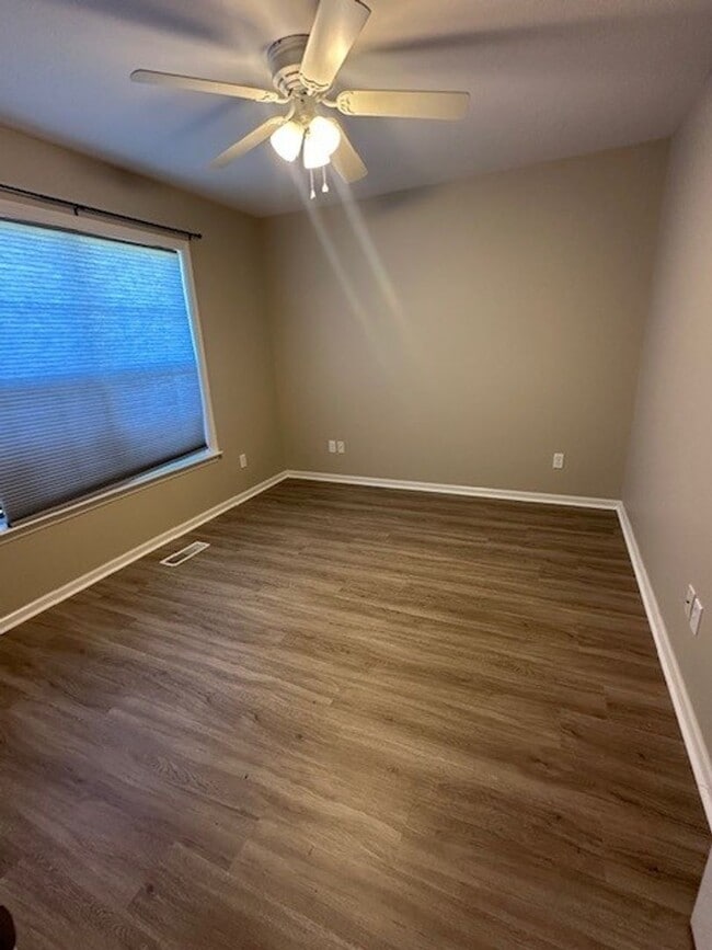 Building Photo - 305 Towbridge Ln