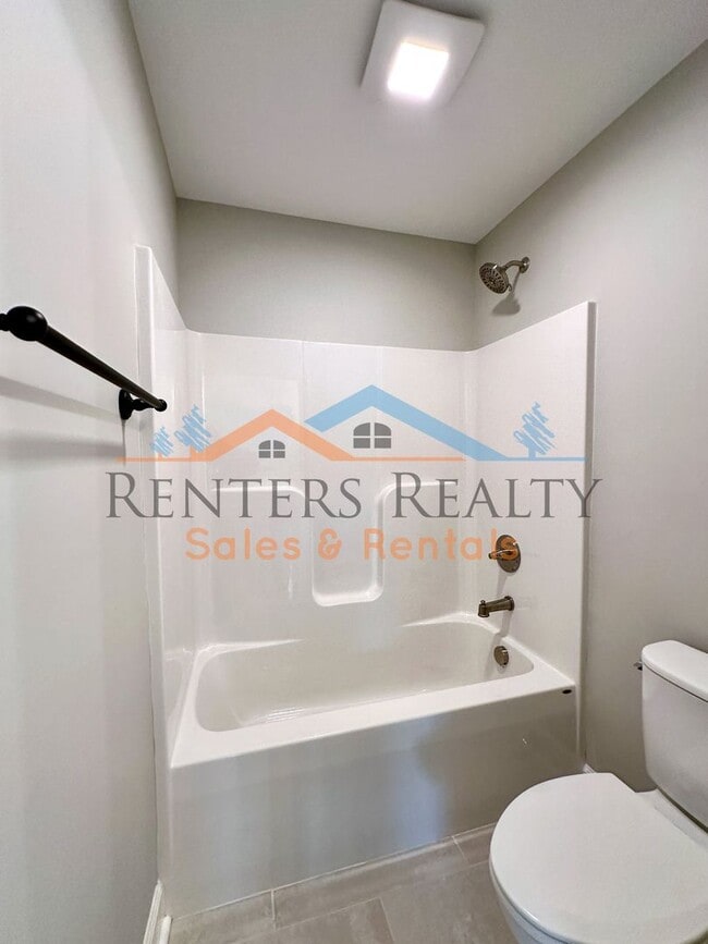 Building Photo - 3BR Home with Office, Bonus Room, Large Kitchen Island, 2-Car Garage & Large Yard – Huntsville Li...