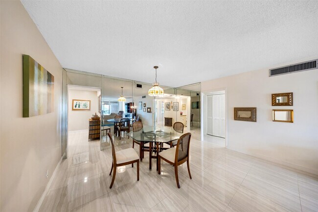 Building Photo - 800 Cypress Grove Dr