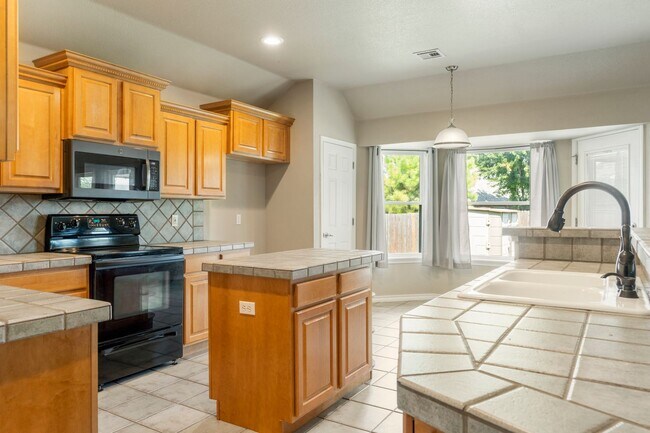 Building Photo - 3 bedroom home In Wakefield Crossing - Bix...