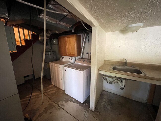 Building Photo - 9 Winston Ave