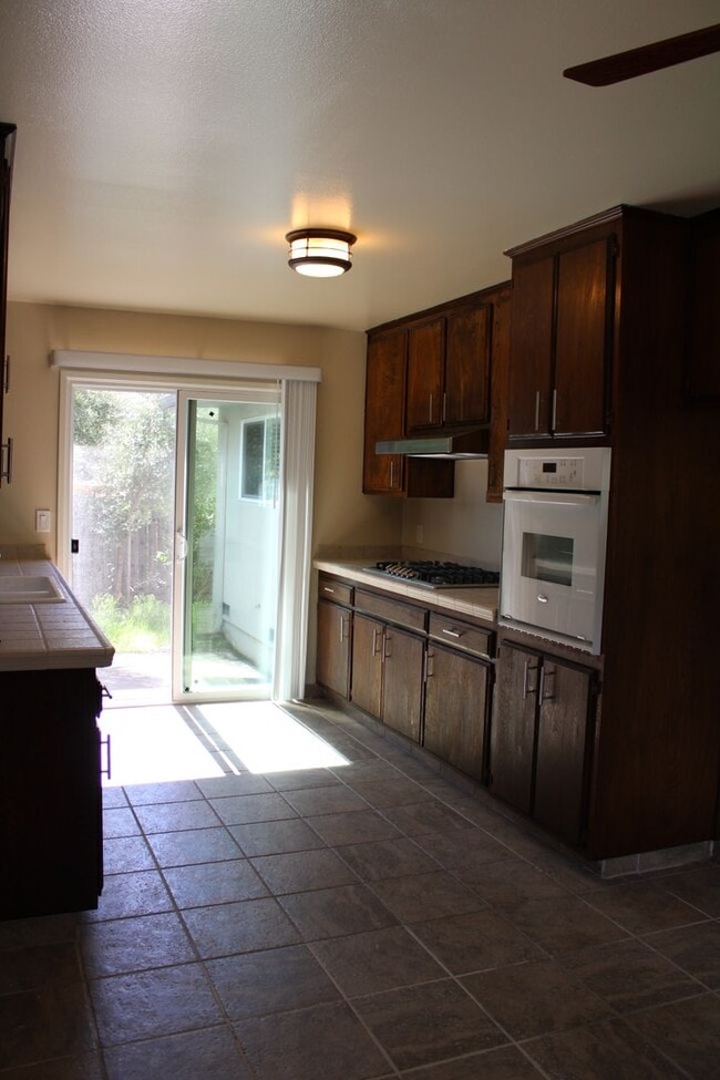 Building Photo - 3 Bedroom in Rincon Valley- Santa Rosa