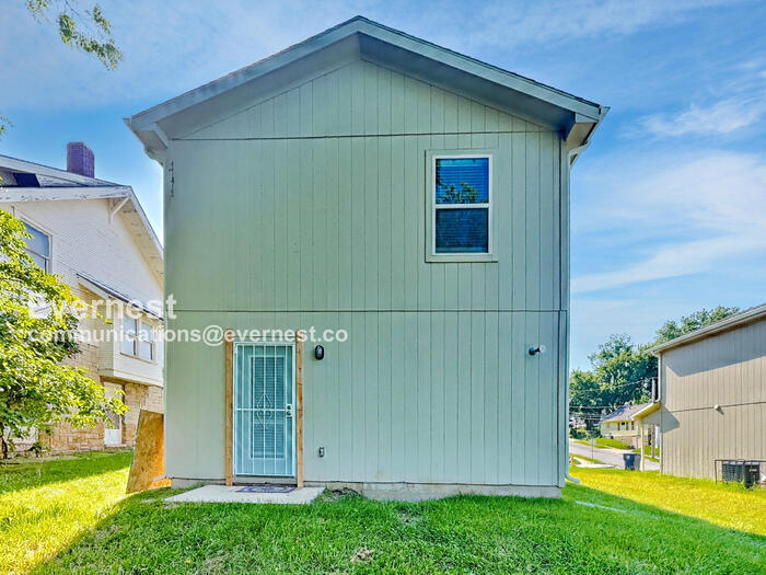 Building Photo - 4029 Park Ave