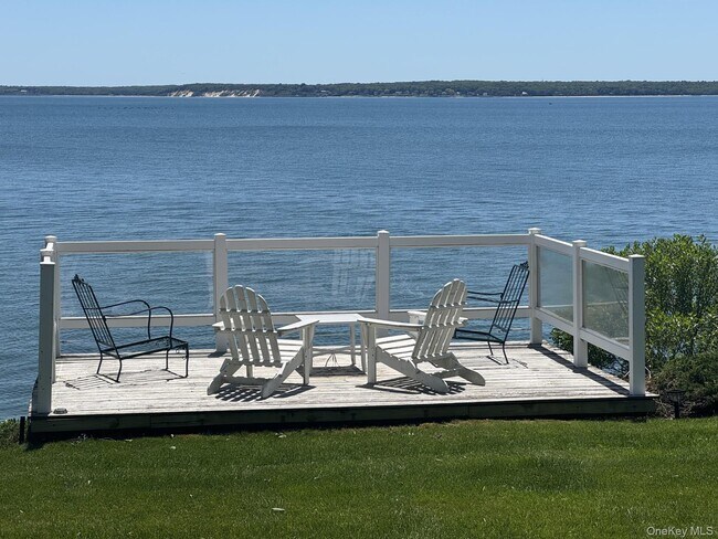 Building Photo - 1429 Peconic Bay Blvd