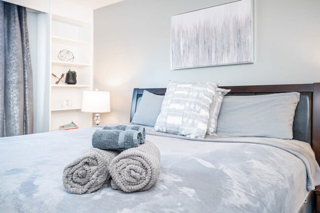 Building Photo - 215 Piedmont Ave NE