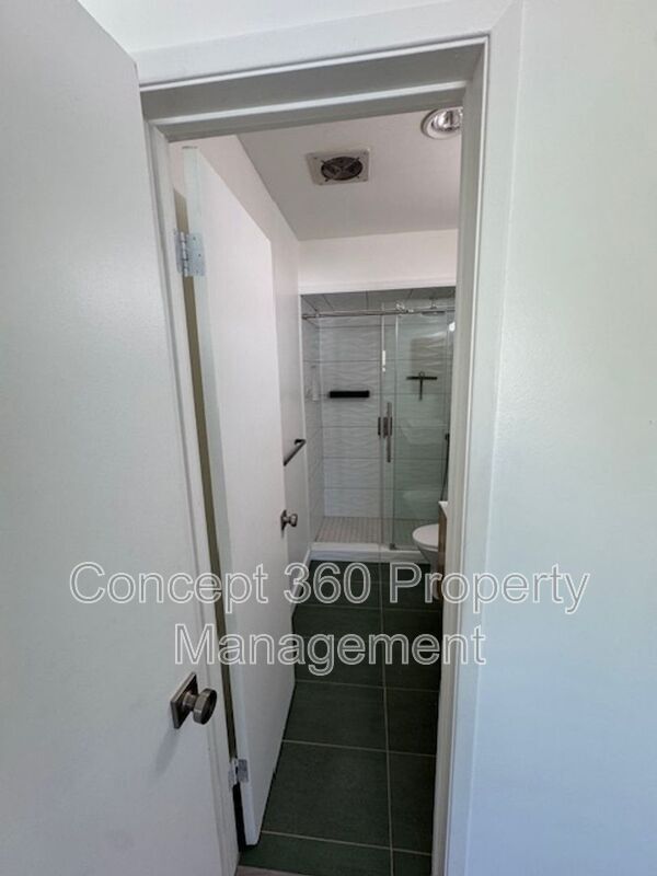 Building Photo - 1139 E OCEAN Blvd