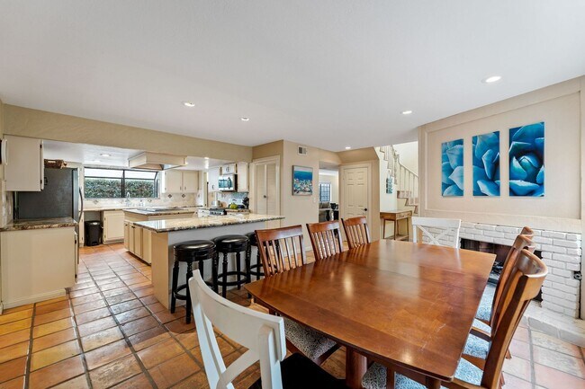 Building Photo - 4850A - Mandalay Shores/ Oxnard/ 5 bedroom...