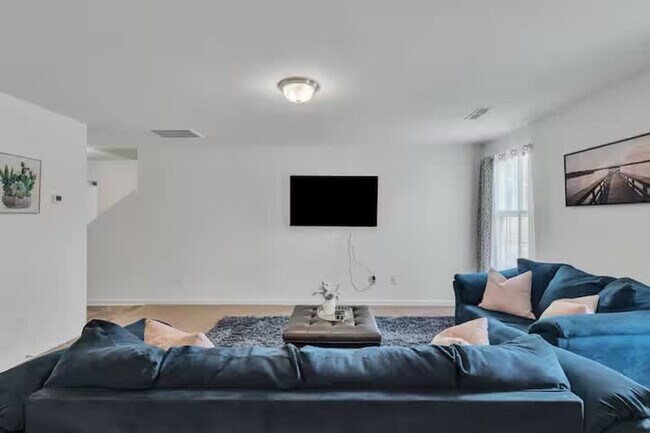 Building Photo - 2017 Peggy Joe Wy