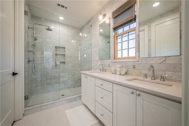 Building Photo - 4607 S 47th St