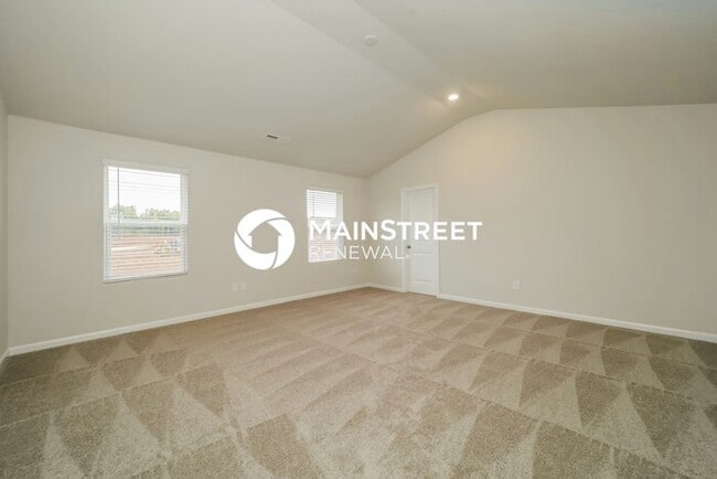 Building Photo - 4 Bedroom Pet-Friendly Home in Greensboro, NC with Main Street Renewal