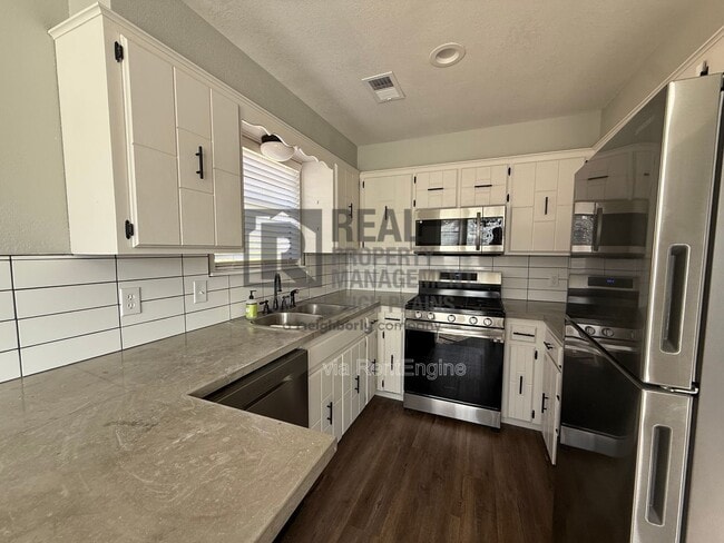 Building Photo - 6212 Rutgers St