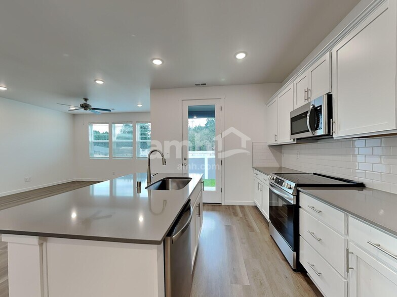 Building Photo - 5036 Washington St SE