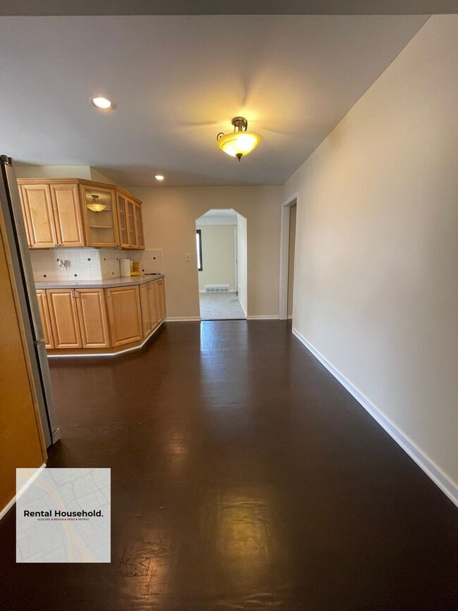 Building Photo - Stunning 3 Bedroom Oasis in Livonia-Move-In Ready!!