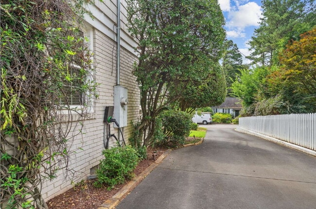 Building Photo - Charming Raleigh Retreat: 4-Bedroom Haven ...