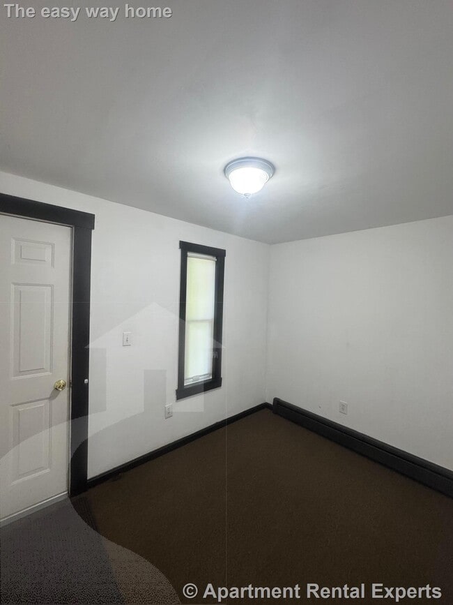 Building Photo - 53 Hinckley St
