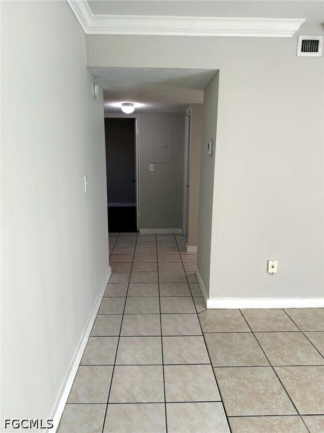 Building Photo - 1830 Maravilla Ave