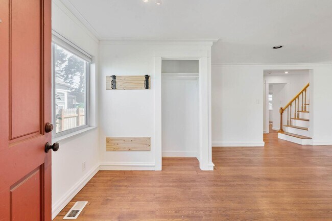 Building Photo - 236 NE Lombard St