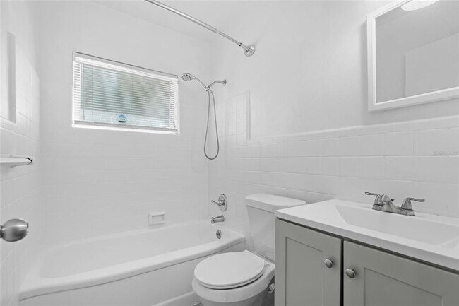 Building Photo - 308 38th St S