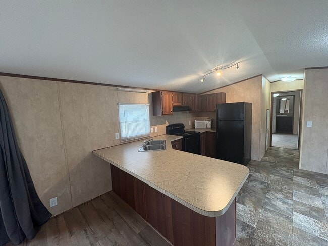 Building Photo - For Rent