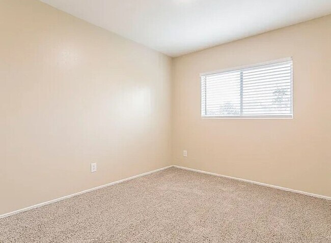 Building Photo - 149 Willow View