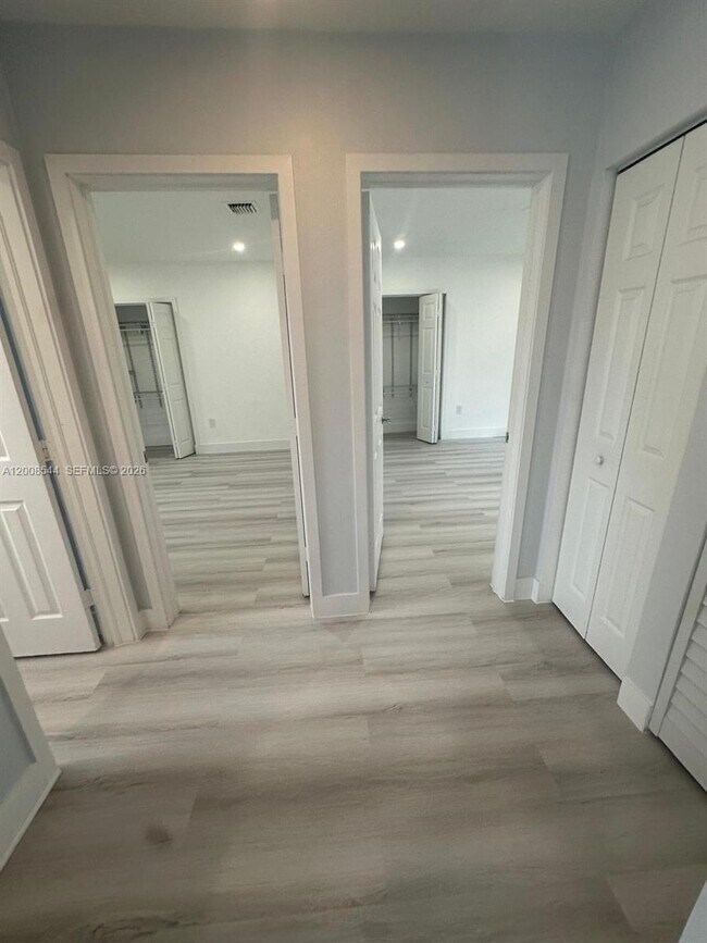 Building Photo - 1555 NW 34th St