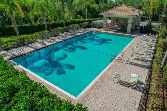 Building Photo - 819 Fairwaycove Ln