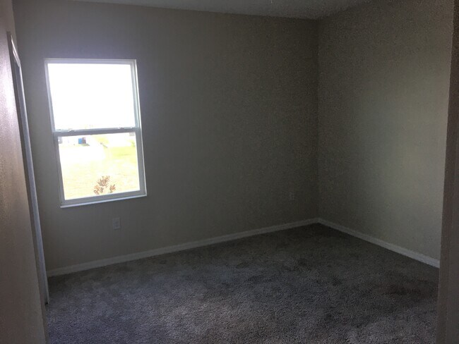 Building Photo - 2510 Sanderling St