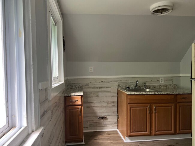 Building Photo - 175 Avenue E