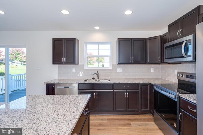 Building Photo - 192 Ludgate Mnr