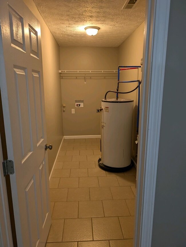 Building Photo - Now accepting application for 3 bedroom 2 bath brick home in White Pine, TN