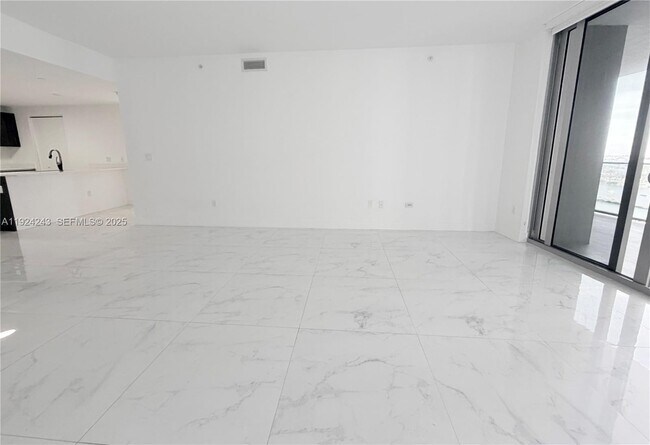 Building Photo - 488 NE 18th St