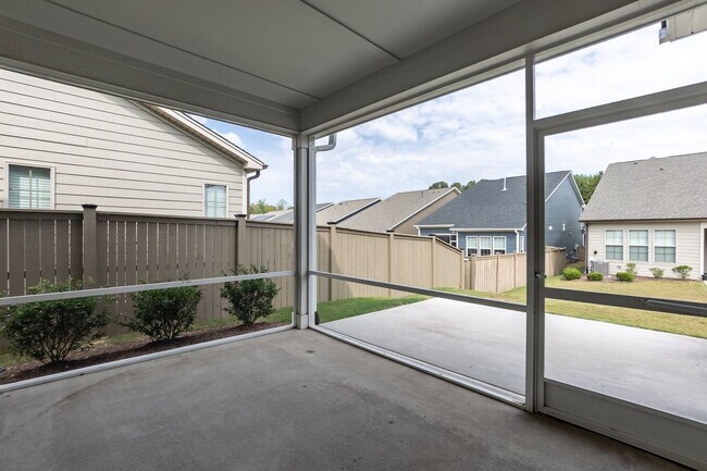 Building Photo - 1014 Greatland Rd