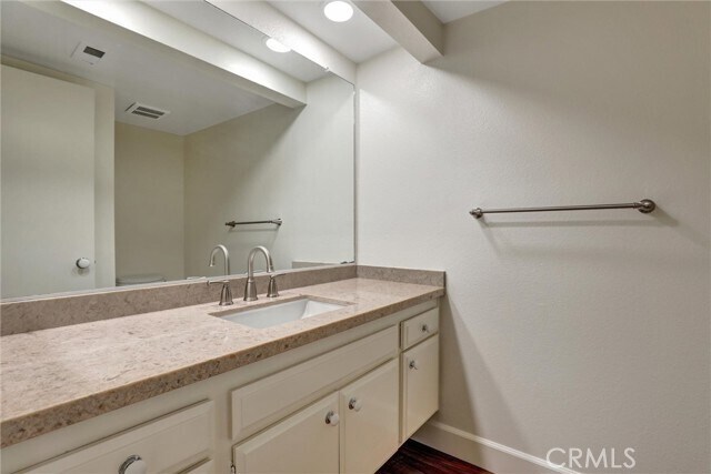 Building Photo - 16 Sycamore Creek