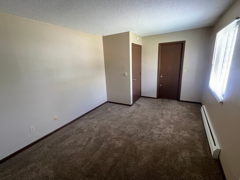 Building Photo - 2120 Valleyhigh Dr NW