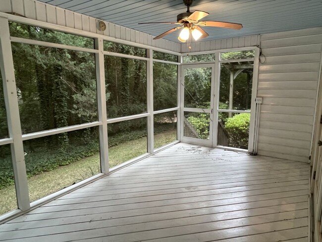 Building Photo - Refreshed 4 Bed home in Ballantyne