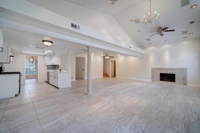 Building Photo - 10509 Doering Ln