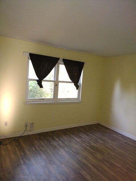 Building Photo - 115 Bart St