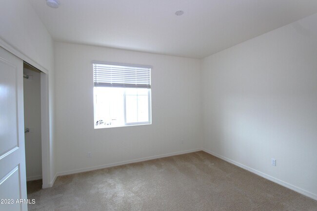 Building Photo - 1126 E Westwood Dr