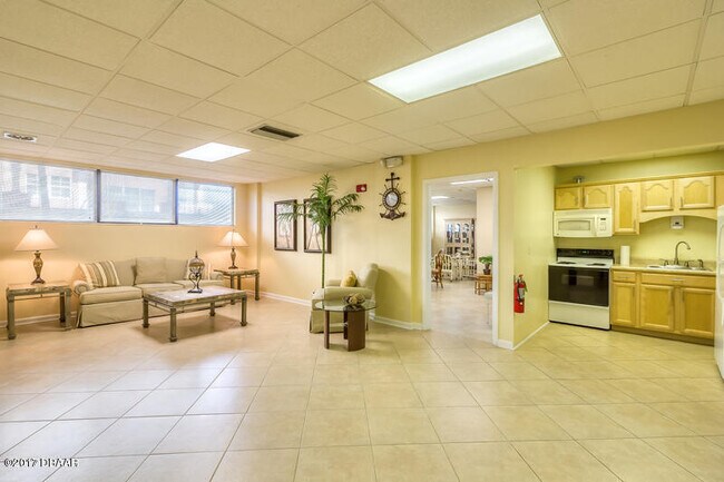 Building Photo - 1415 Ocean Shore Blvd