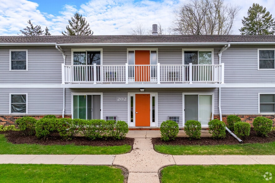 Entry - Monona Village Apartments - FULLY LEASED