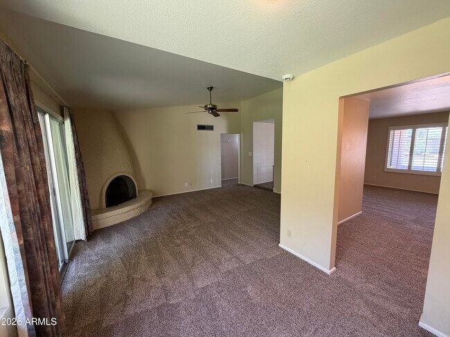 Building Photo - 1536 E Gemini Dr