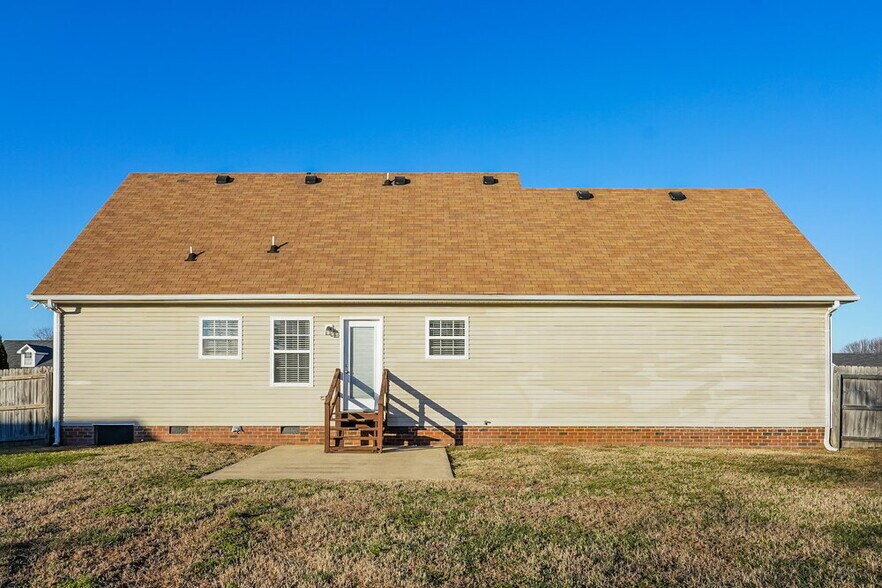 Building Photo - 1729 Cason Trail