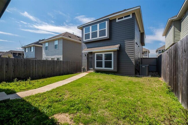 Building Photo - 18007 Malnati Dr